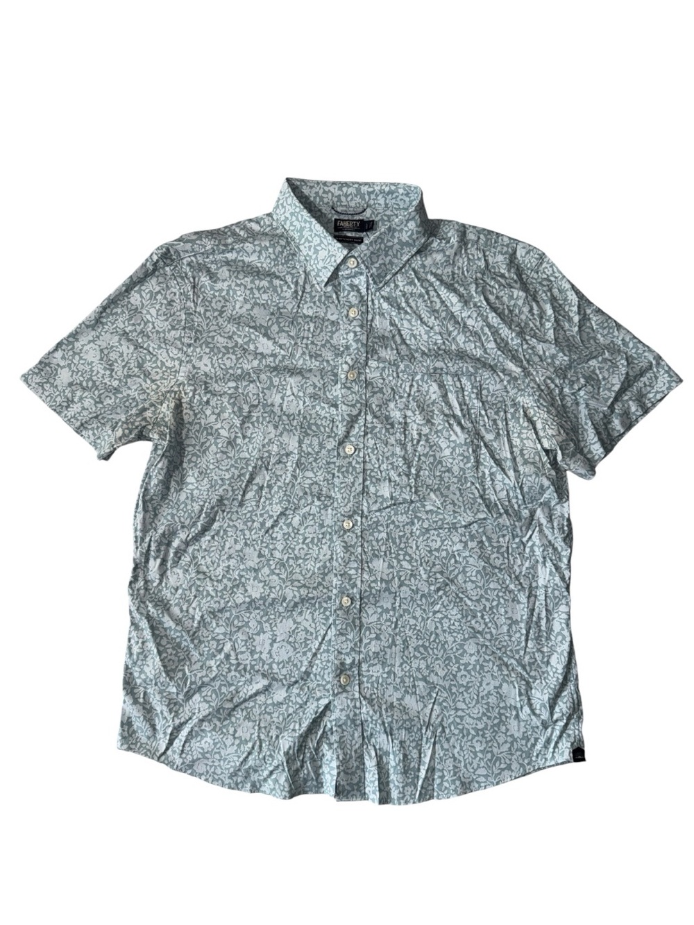 Faherty mens L Large blue floral performance movement button up casual shirt